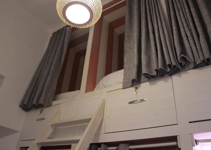 Hostel La Smala